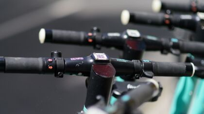 Pod wpływem alkoholu na hulajnodze. Interwencja policji w Bielsku-Białej