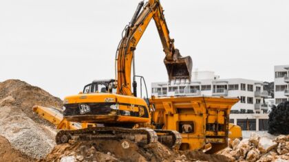 Demolka porzuconego mostku: pierwsze kroki w celu odnowy miejsca
