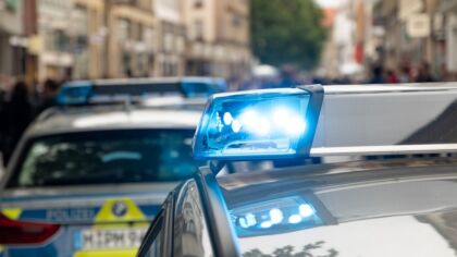 24-letni mężczyzna odnaleziony z obrażeniami postrzałowymi głowy w Rudzicy