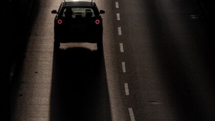 Prace drogowe na ulicy Partyzantów w Bielsku-Białej: zawężenie jezdni i utrzymanie ograniczeń