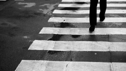 Niebezpieczne przejścia w Bielsku: Jak ochronić seniorów przed zagrożeniem?