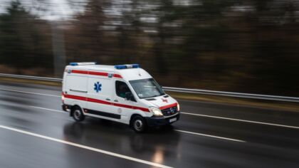 Śmigłowiec LPR interweniował po użądleniu szerszenia – 51-latek w ciężkim stanie