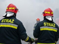Kobiernice: piorun podpalił poddasze, trwa akcja strażaków